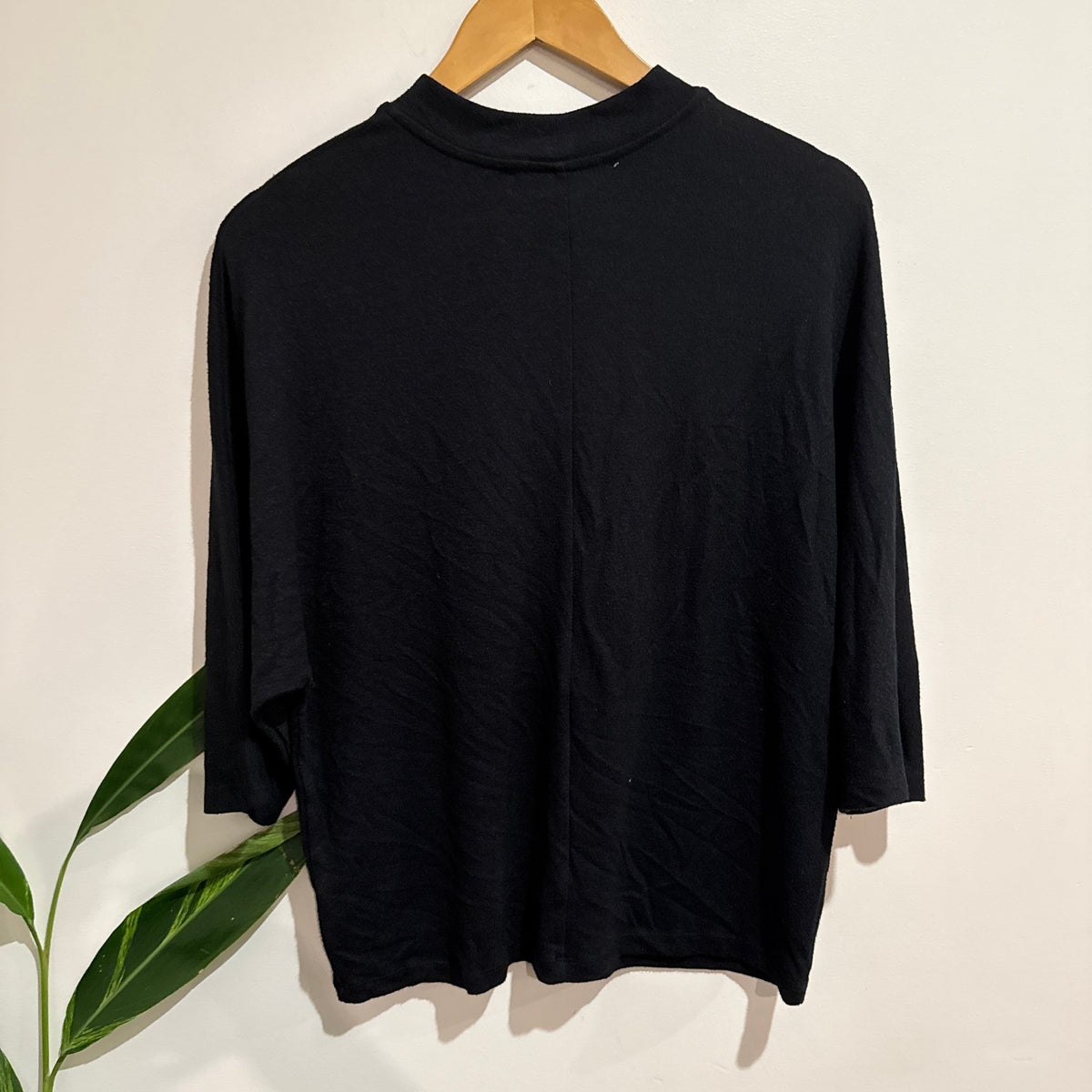 Decjuba Size M Mock Neck Batwing Sleeve Top