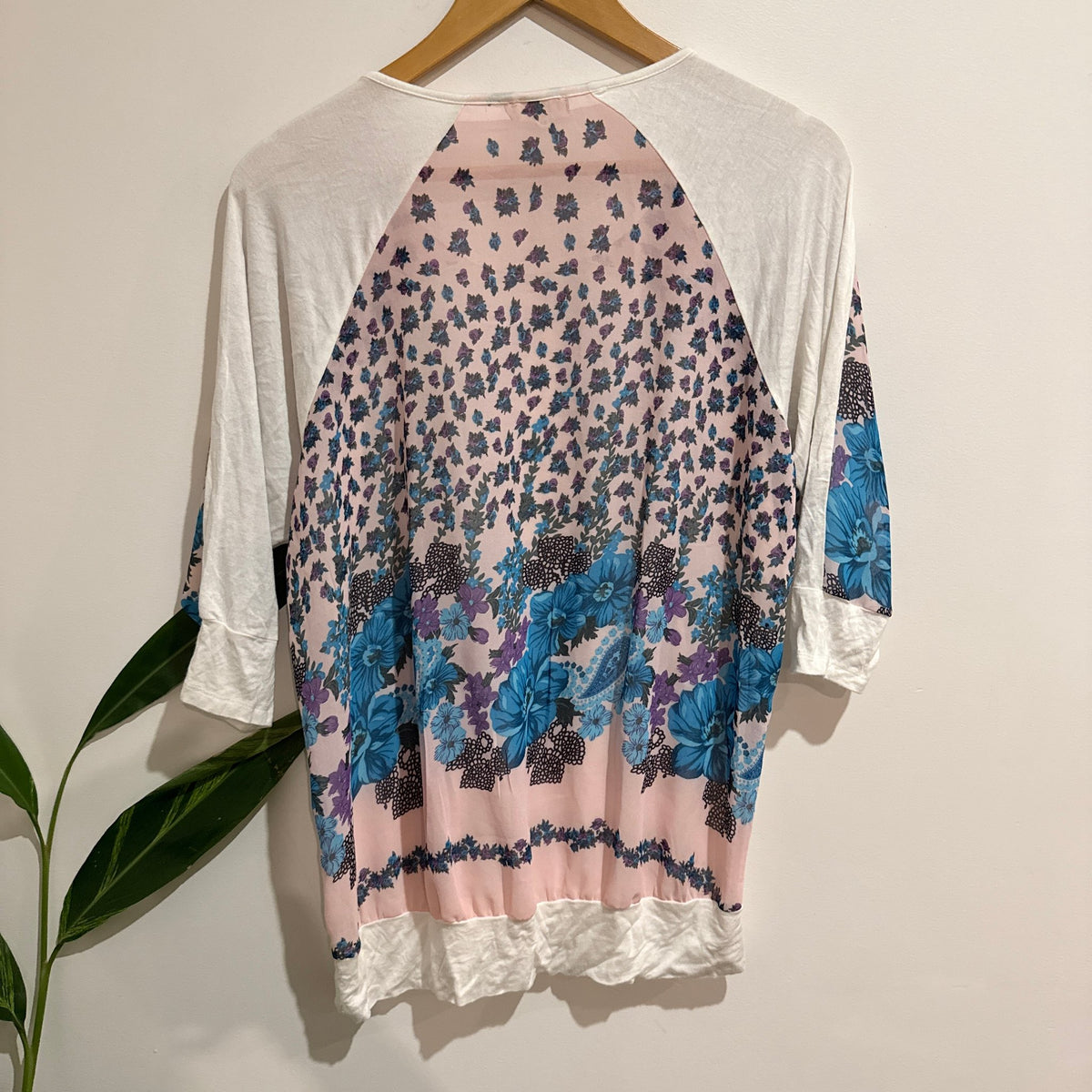 Ketz-ke Size 10 Floral Panel Batwing Sleeve Top