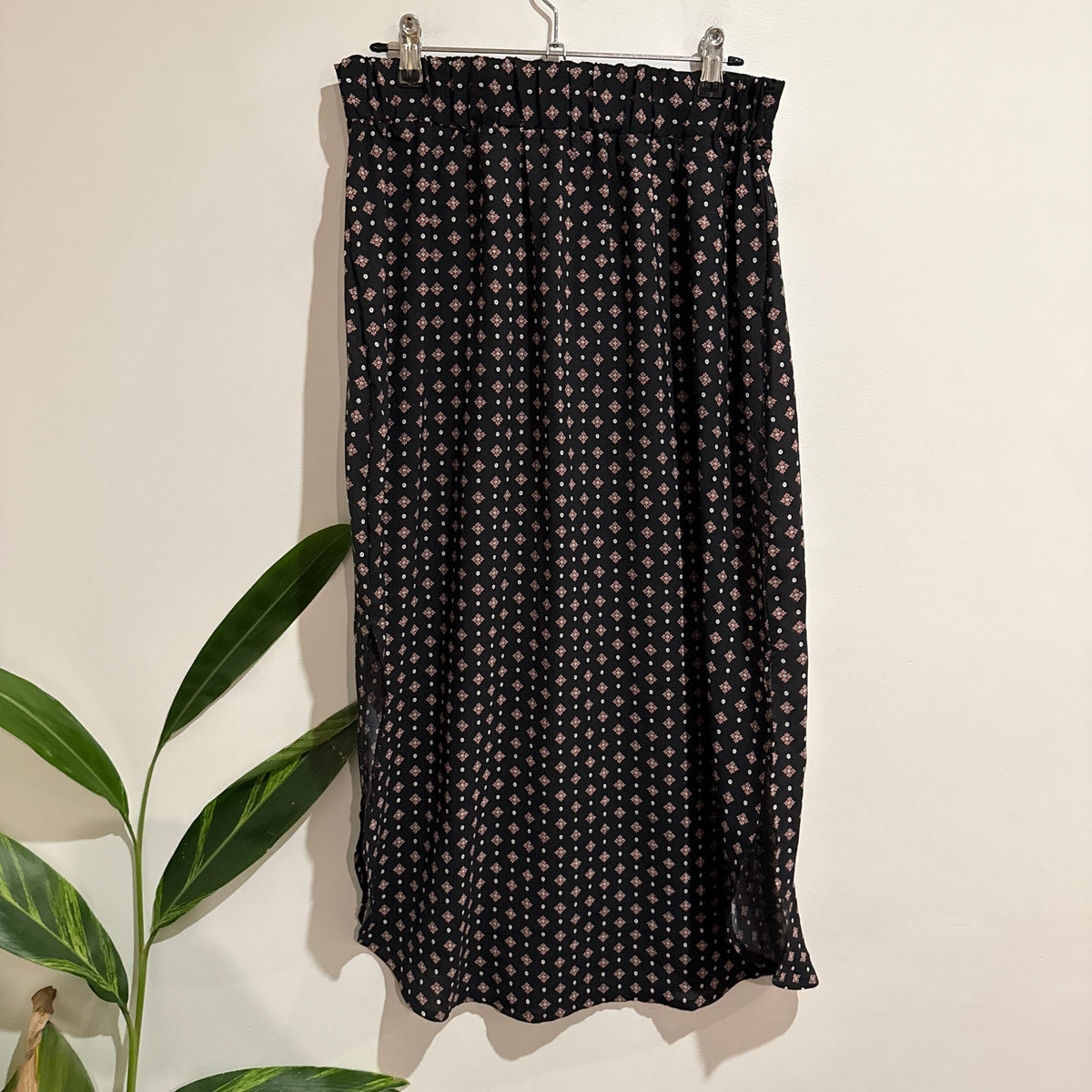 Mirrou Size 10 Geo Print Side Split Midi Skirt