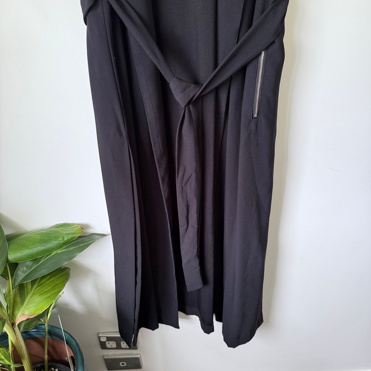 Table Eight Sleeveless Full Length Belted Blazer - Size 16