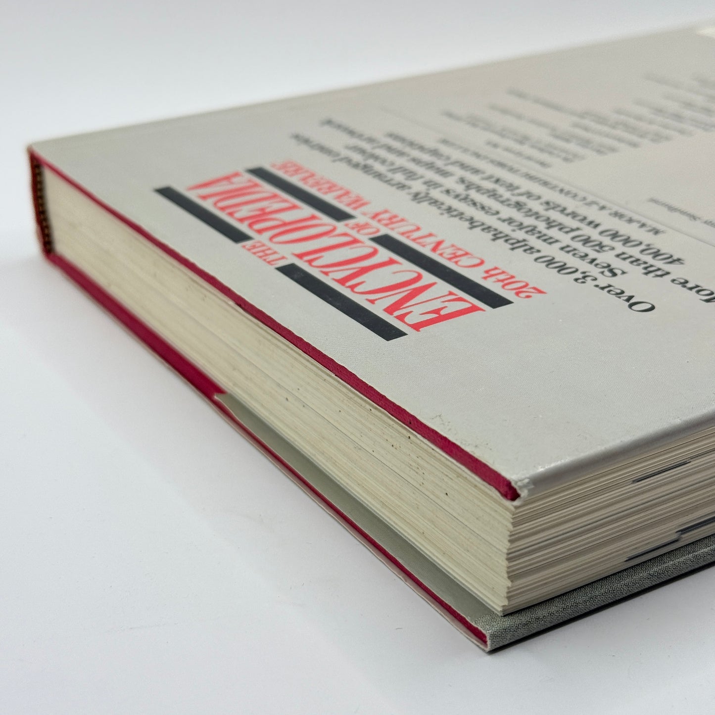 The Encyclopedia of 20th Century Warfare by Dr Noble Frankland