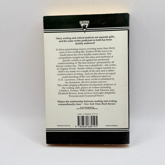 The Eye of the Story: Selected Essays and Reviews by Eudora Welty