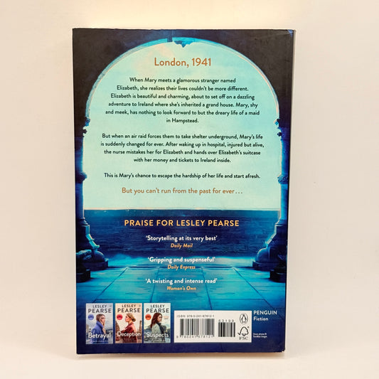 The Girl with the Suitcase by Lesley Pearse