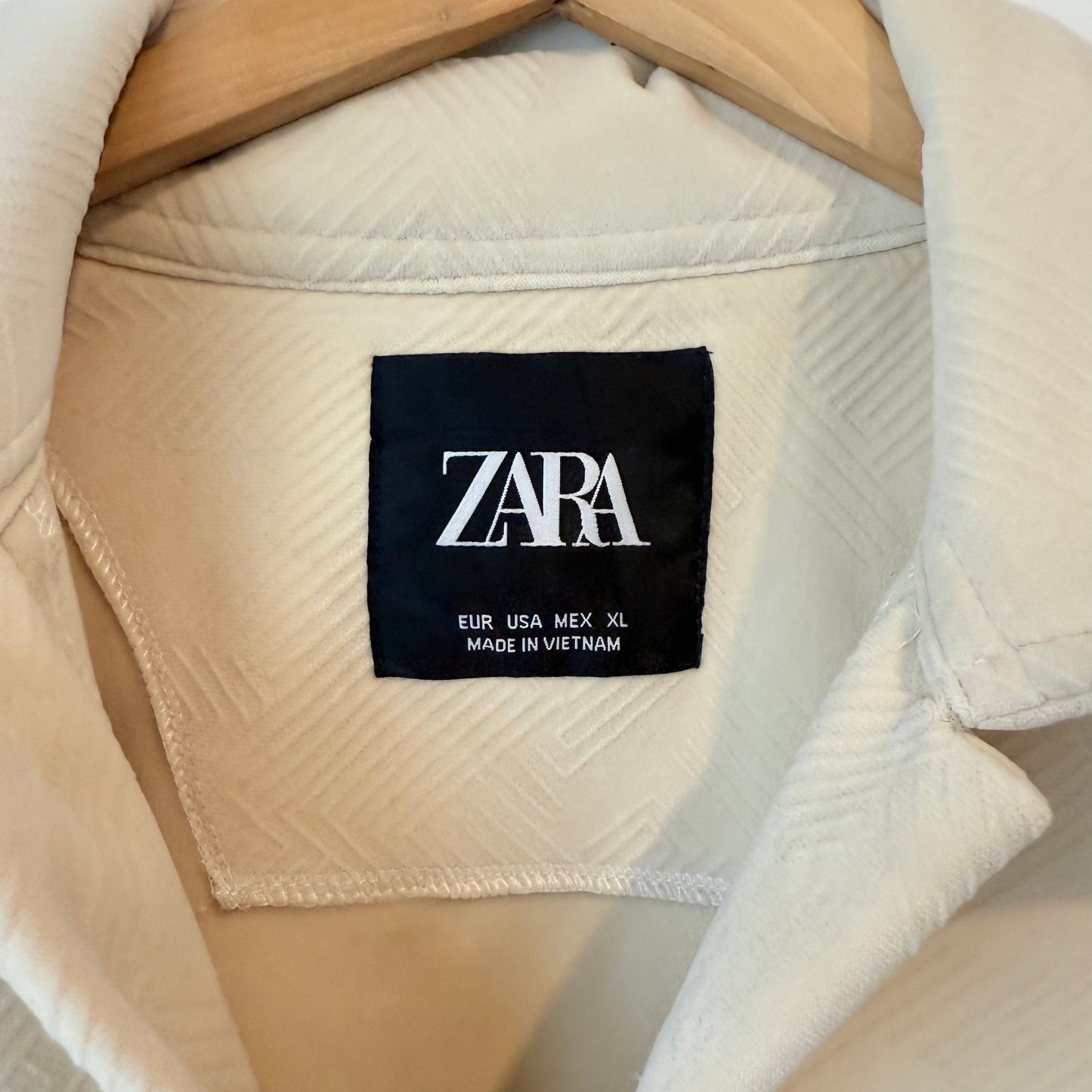 Zara overshirt / jacket - xl in cream - overshirts condition: used - original photo - top - what’s new women’s apparel