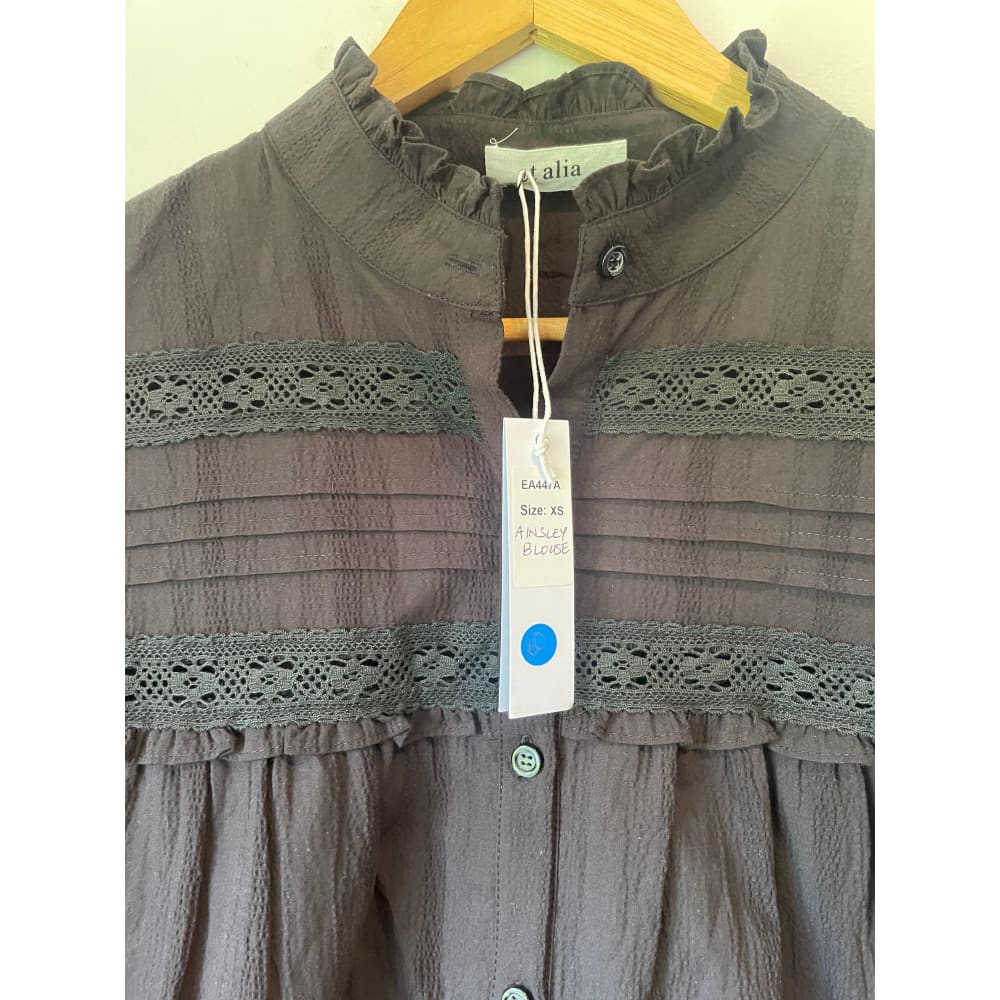 Et alia size xs ainsley blouse top - blouses blouse - clothing & fashion - designer clearance - top women’s apparel
