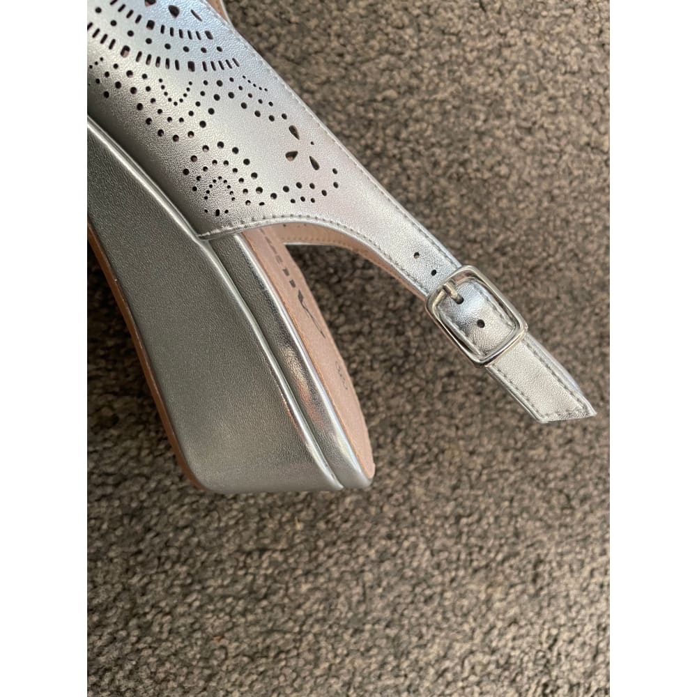 Allino - silver perforated slingback wedge sandals - size 39 - shoes clothing & fashion - sandals - shoes women’s shoes