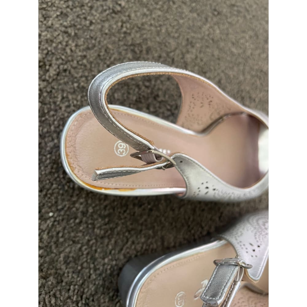 Allino - silver perforated slingback wedge sandals - size 39 - shoes clothing & fashion - sandals - shoes women’s shoes