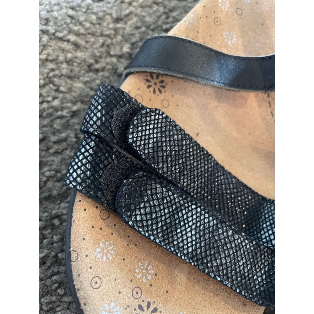 Pillows by arkoo size 36 cory black strappy sandals - 36 - sandals clothing & fashion - sandals - shoes women’s shoes