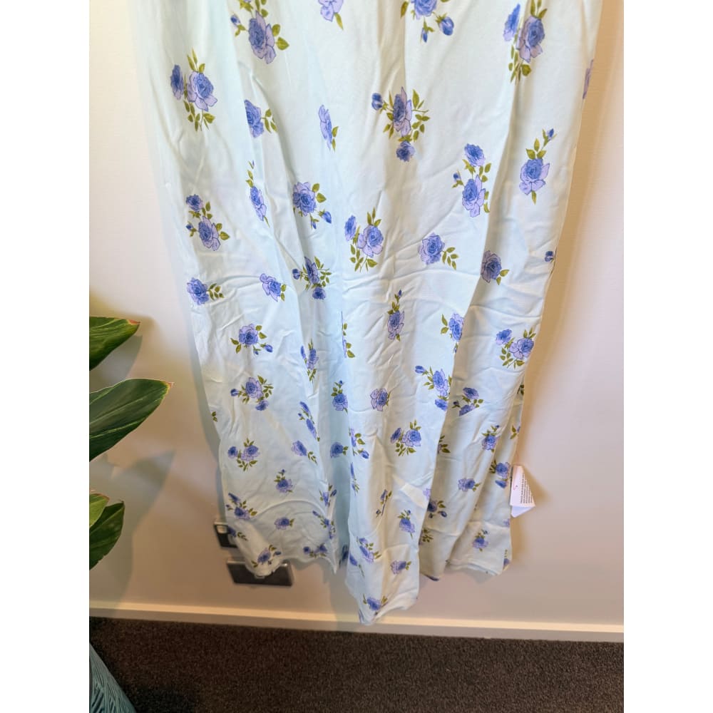 Asos design size 12 high apex spun midi dress in blue floral print - dresses top women’s apparel