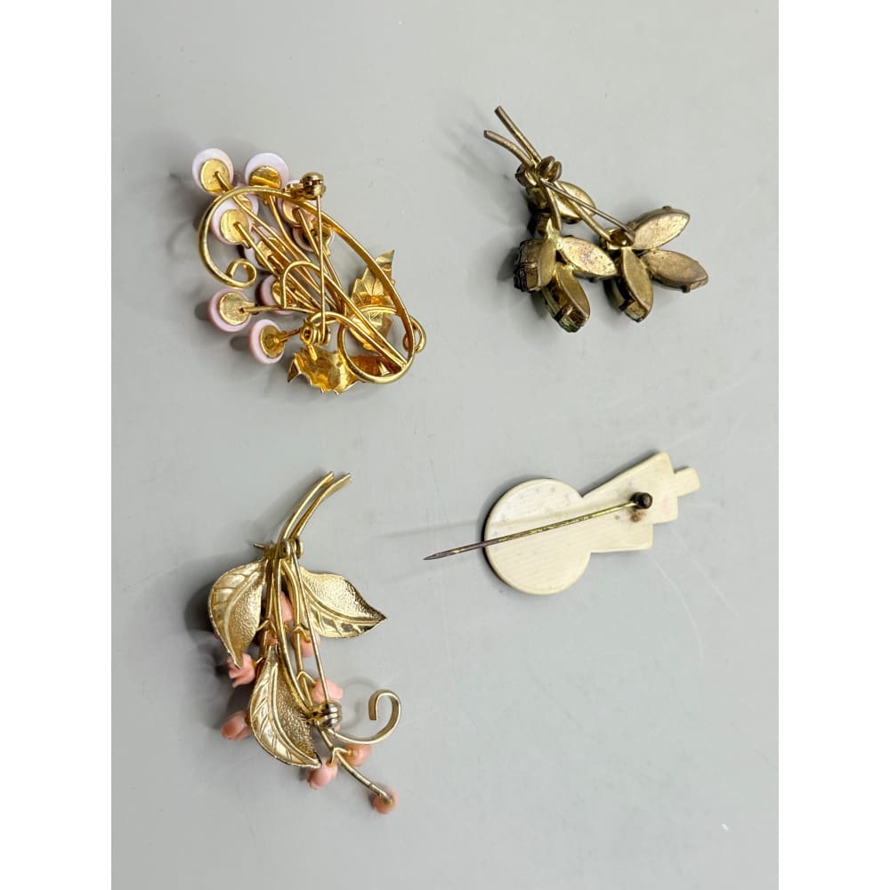 Vintage set of 3 brooches & 1x hat pin - brooches & lapel pins crafts