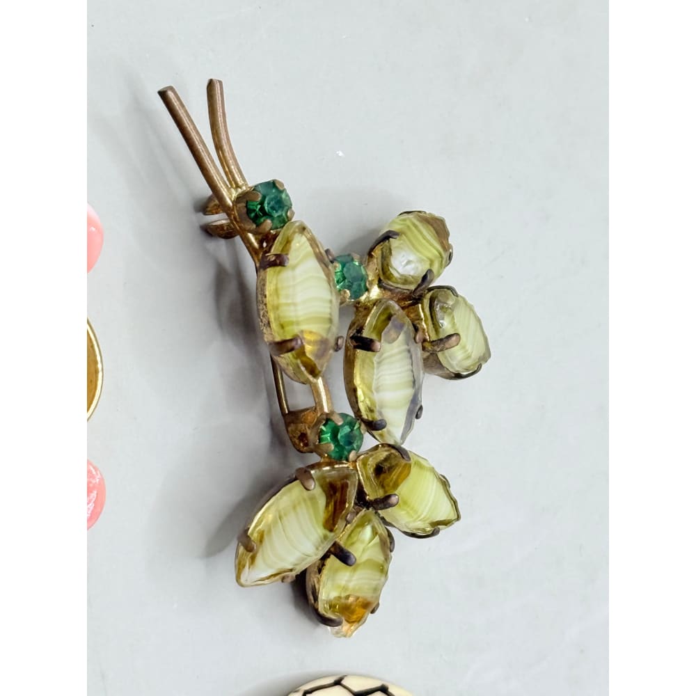 Vintage set of 3 brooches & 1x hat pin - brooches & lapel pins crafts