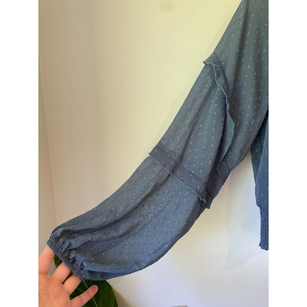 ATMOS & HERE Size 10 Gray Long Sleeve Top
