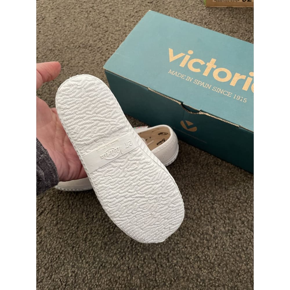 Brand new quality victoria organic cotton sneakers - size 9.5 infant - baby & toddler sneakers clothing & fashion