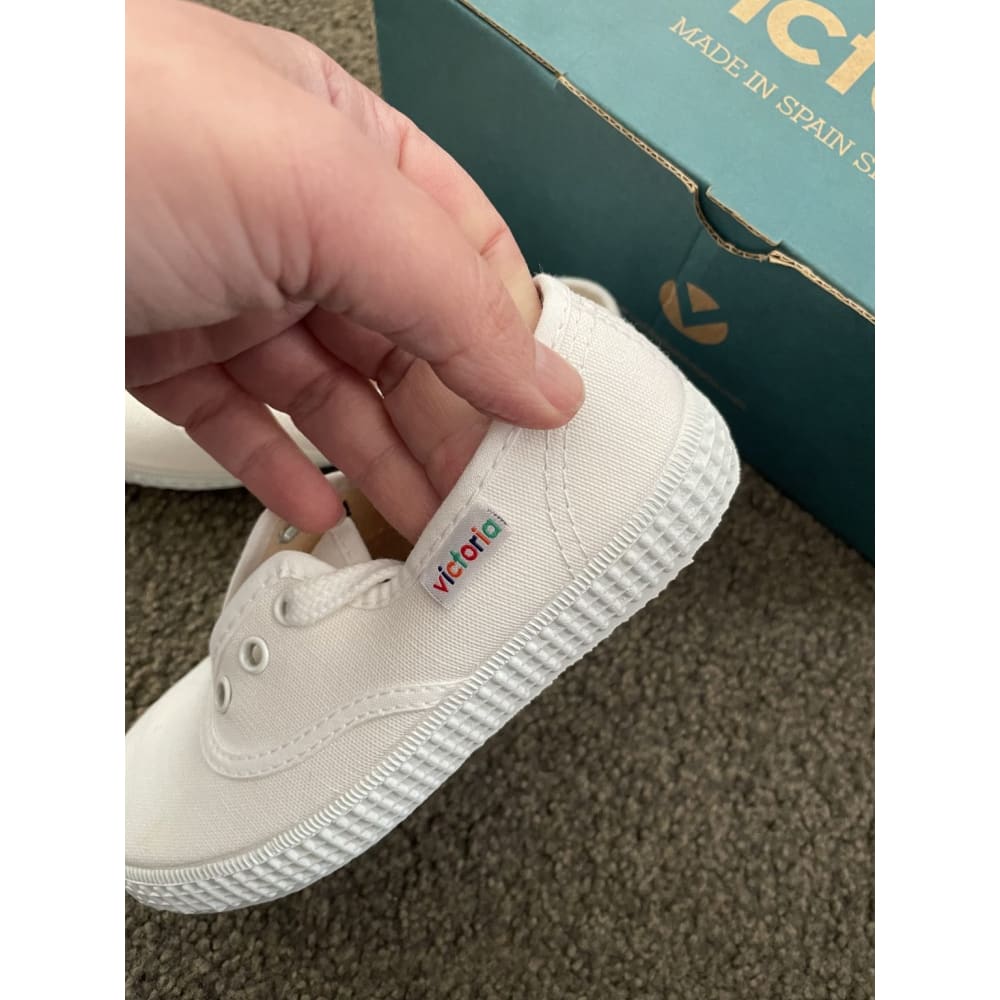 Brand new quality victoria organic cotton sneakers - size 9.5 infant - baby & toddler sneakers clothing & fashion