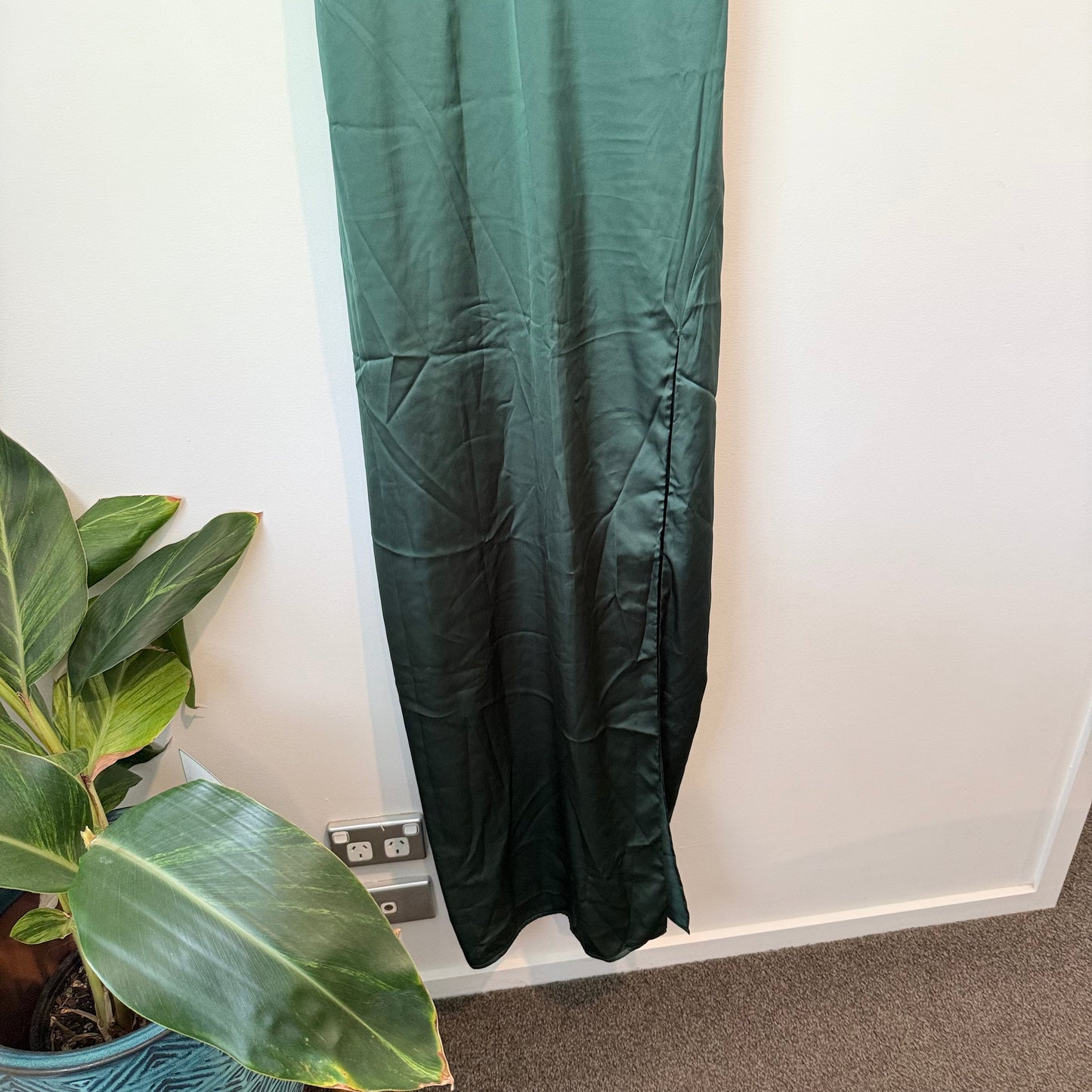 Beginning boutique size 10 freesia emerald formal maxi dress - dresses top women’s apparel