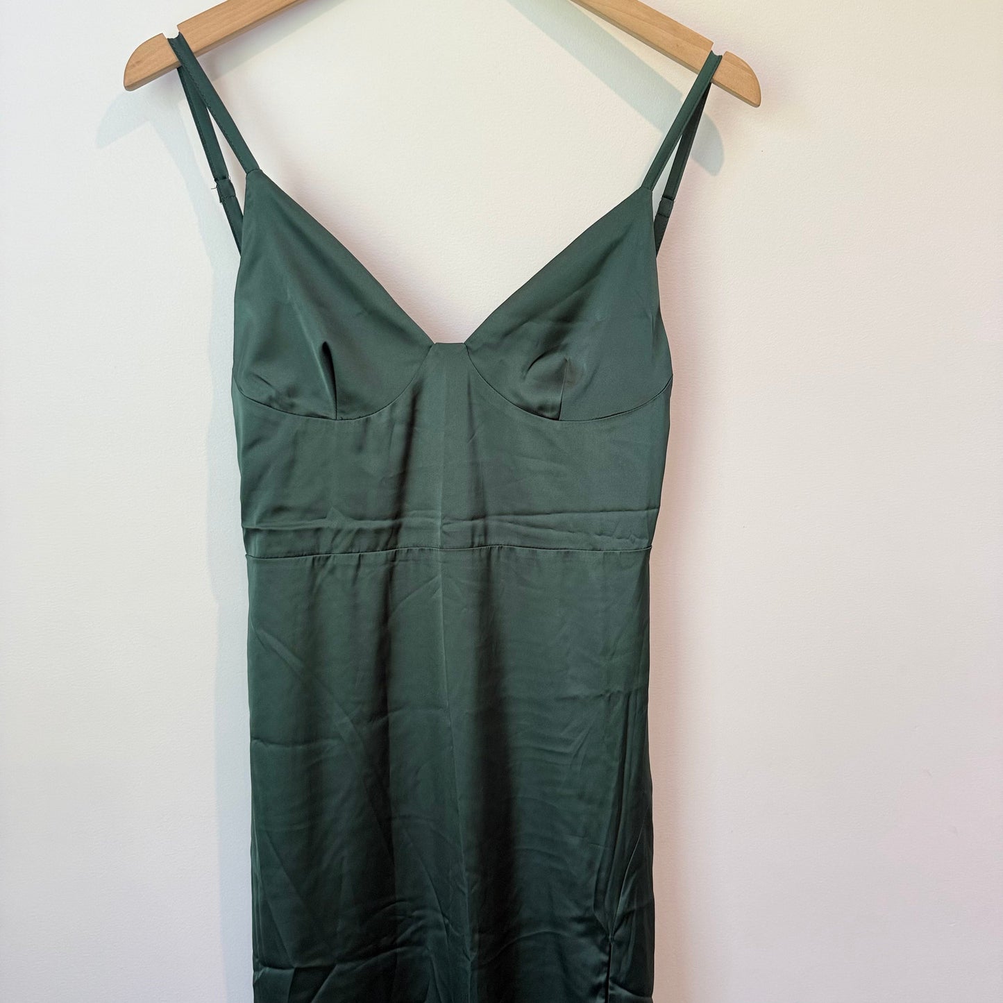 Beginning boutique size 10 freesia emerald formal maxi dress - dresses top women’s apparel