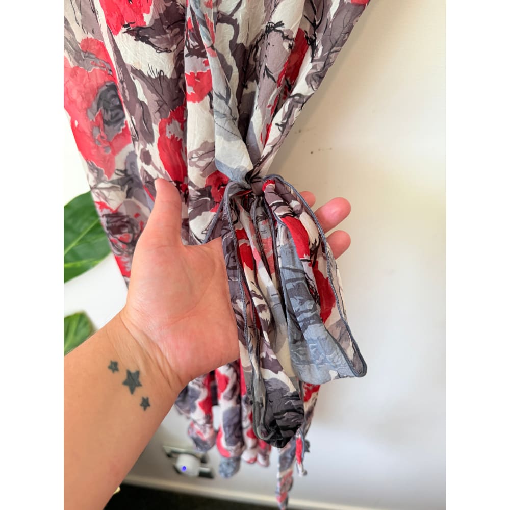 Bettie monroe (nz) size s red & grey rose floral wrap dress - dresses condition: used - top women’s apparel