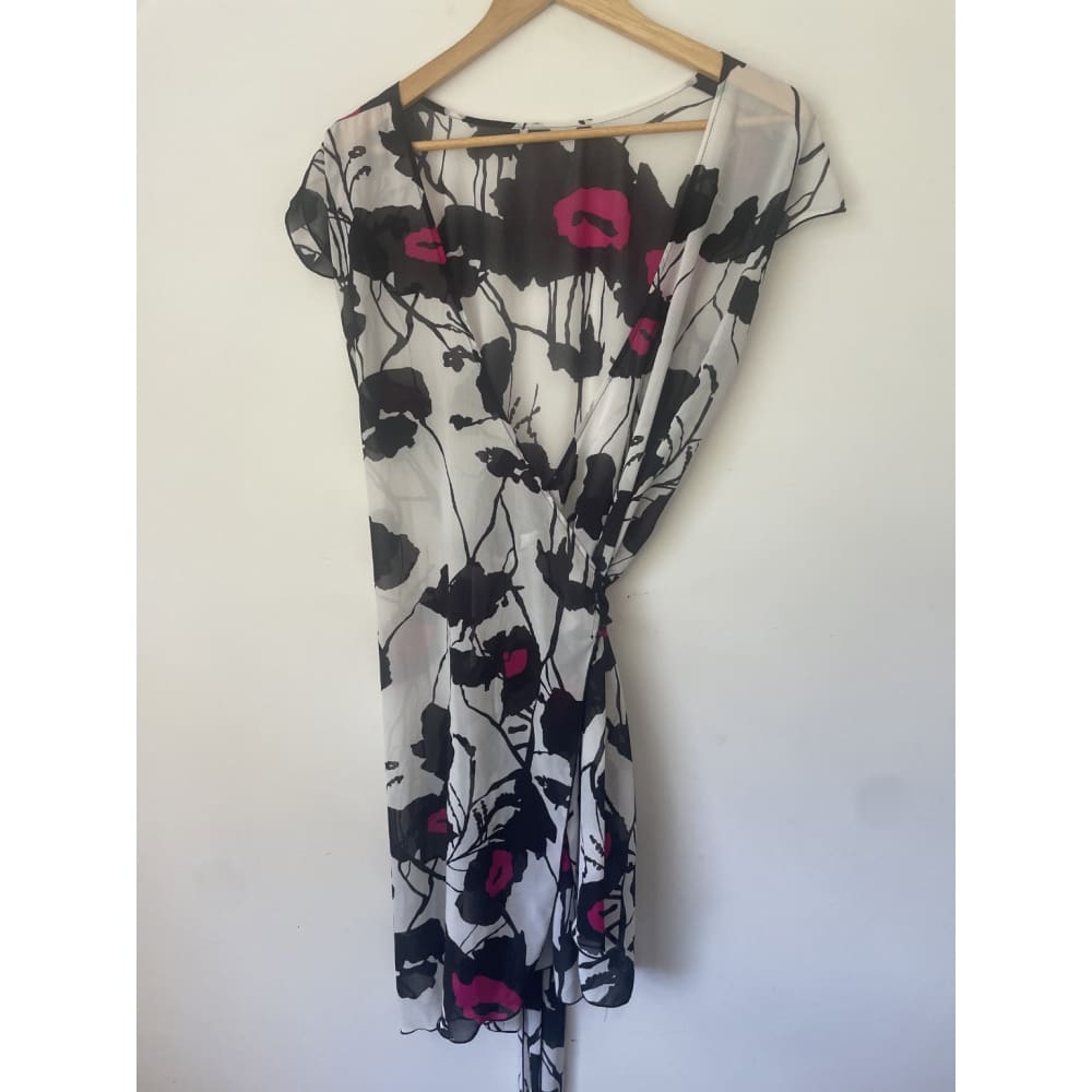 Bettie munroe (made in nz) xs wrap dress - dresses clothing & fashion - dresses women’s apparel