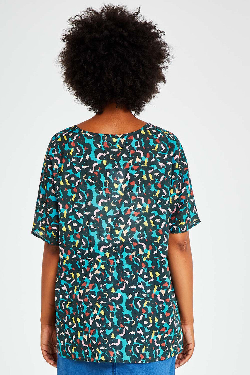 Betty basics santiago blouse botanic – size 6 - blouses top women’s apparel