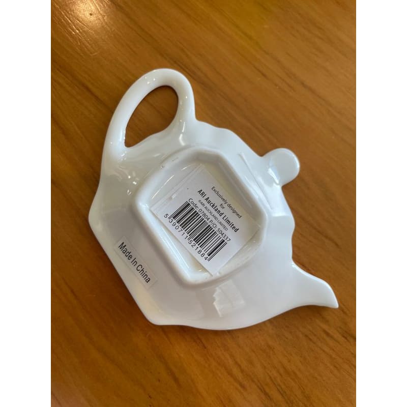 The black kiwi teaspoon / teabag holder - tea strainers home & living - kitchen - kitchen & cooking home&living