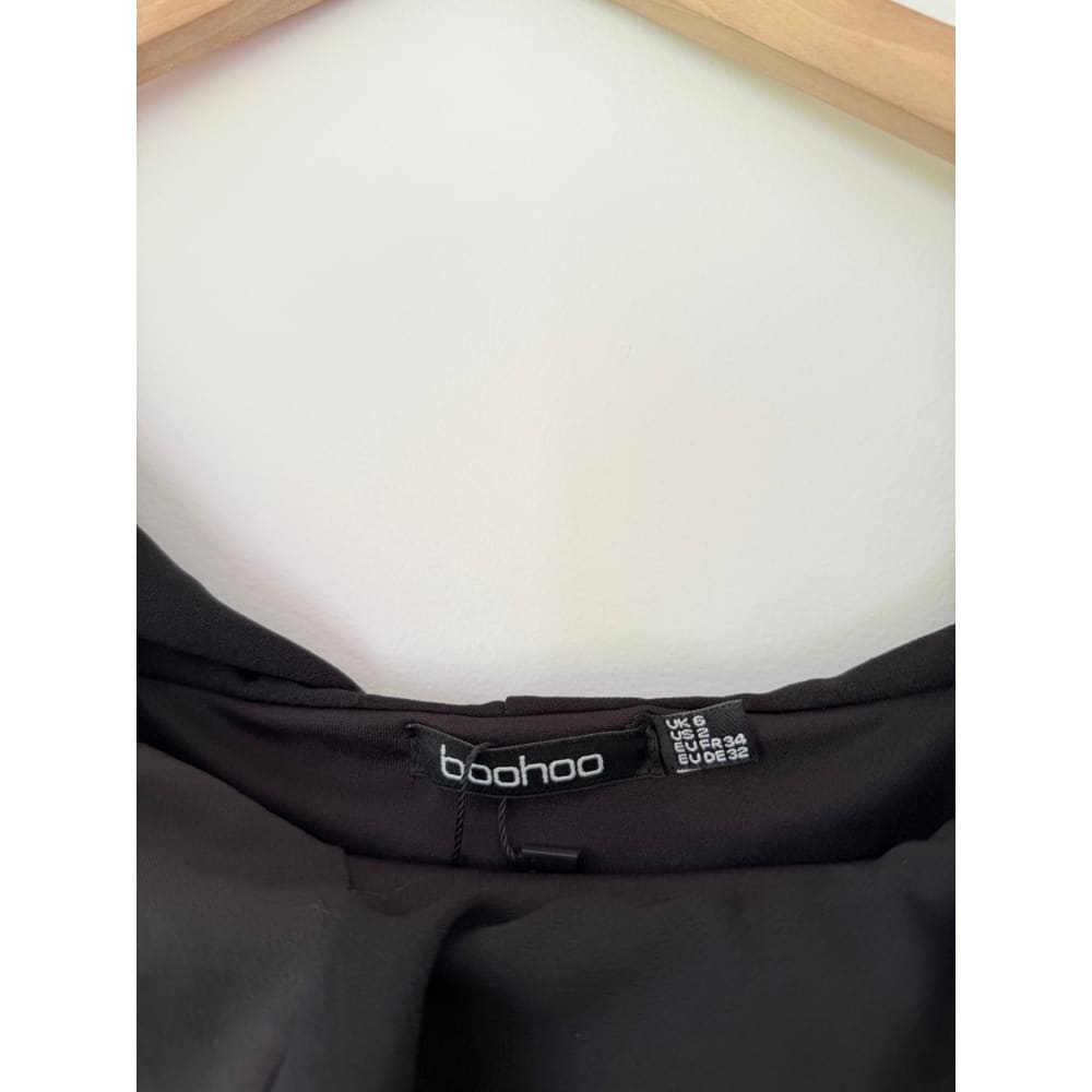 Boohoo size 6 black ruffle detail bodycon dress - dresses top women’s apparel
