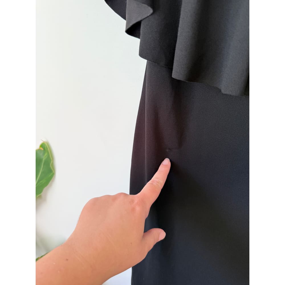 Boohoo size 6 black ruffle detail bodycon dress - dresses top women’s apparel