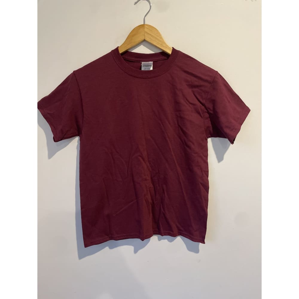 Brand new gildan cotton t-shirt (suit 8-10) - t-shirts clothing & fashion - tee - top womenās apparel