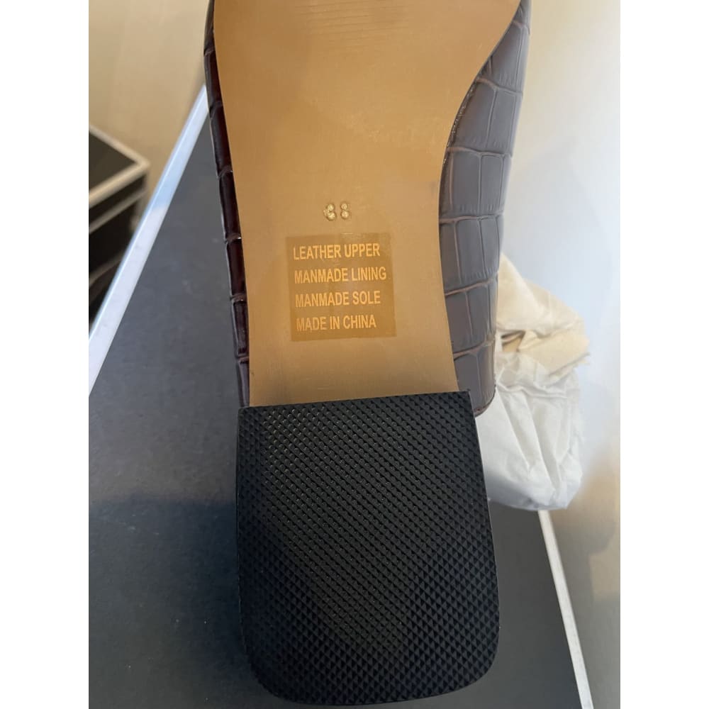 Skin footwear size 38 choc croc mules - flats clothing & fashion - flats women’s shoes