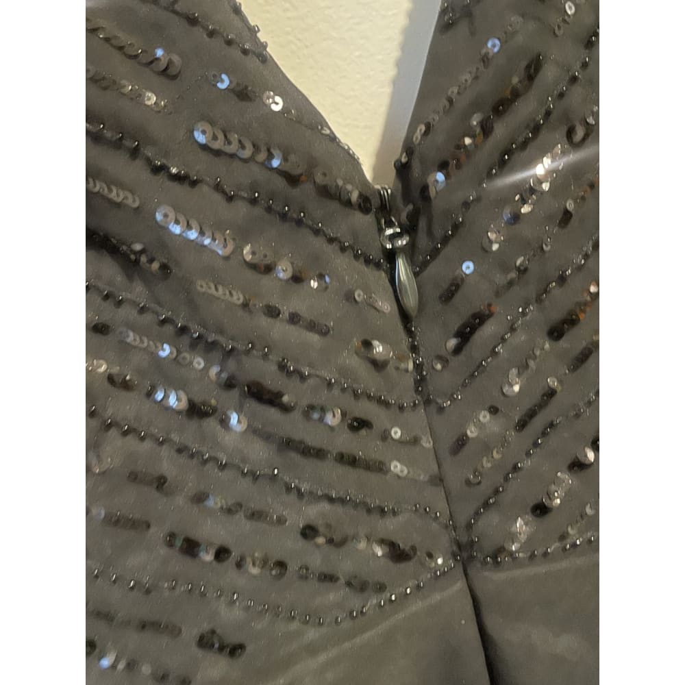 Bnwt bebe size 10 sequinned deep b with cut out mid dress - 10 / 6 us - dresses clothing & fashion - dresses women’s