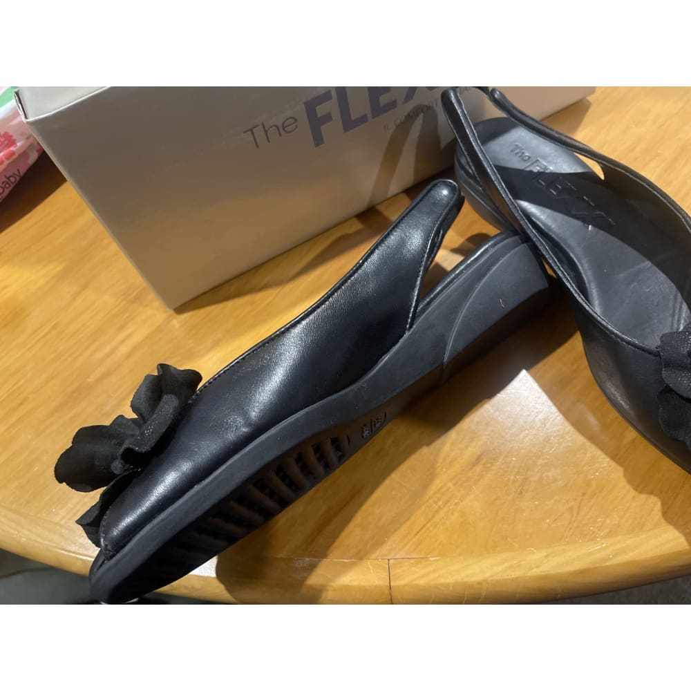 The flexx size 5 / 35 leather slingback flats - flats clothing & fashion - flats womenās shoes