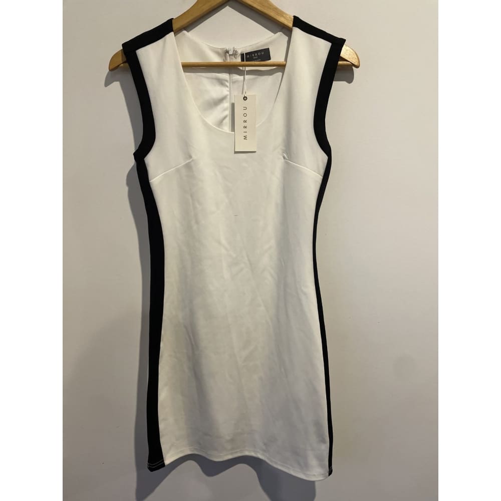 Bnwt mirrou size s dress (has a mark) - dresses clothing & fashion - dresses women’s apparel