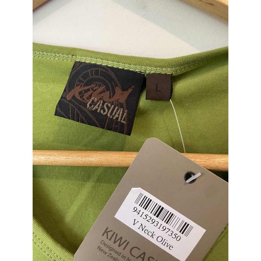 Bnwt kiwi casual size l v-neck cotton tee - clothing tops clothing & fashion - tee - top womenās apparel