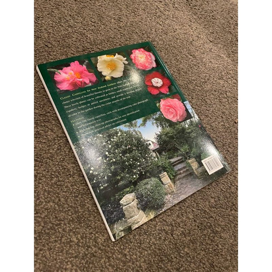 Classic camelias for new zealand gardens - james young - print books art - book - design printed media