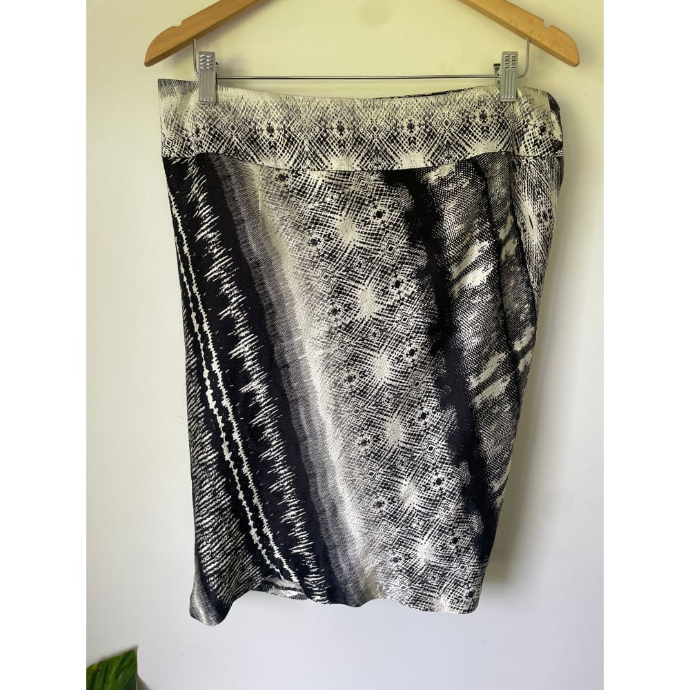 Country road size 14 100% silk skirt - skirts bottom - condition: used women’s apparel