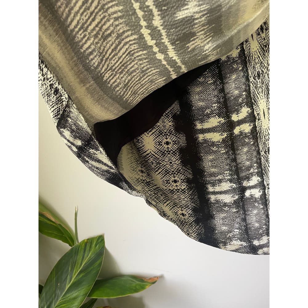 Country road size 14 100% silk skirt - skirts bottom - condition: used women’s apparel