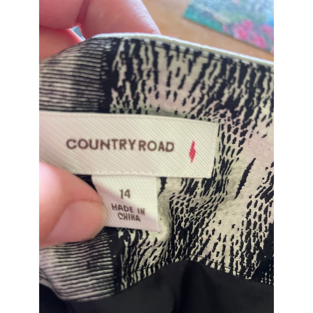 Country road size 14 100% silk skirt - skirts bottom - condition: used women’s apparel