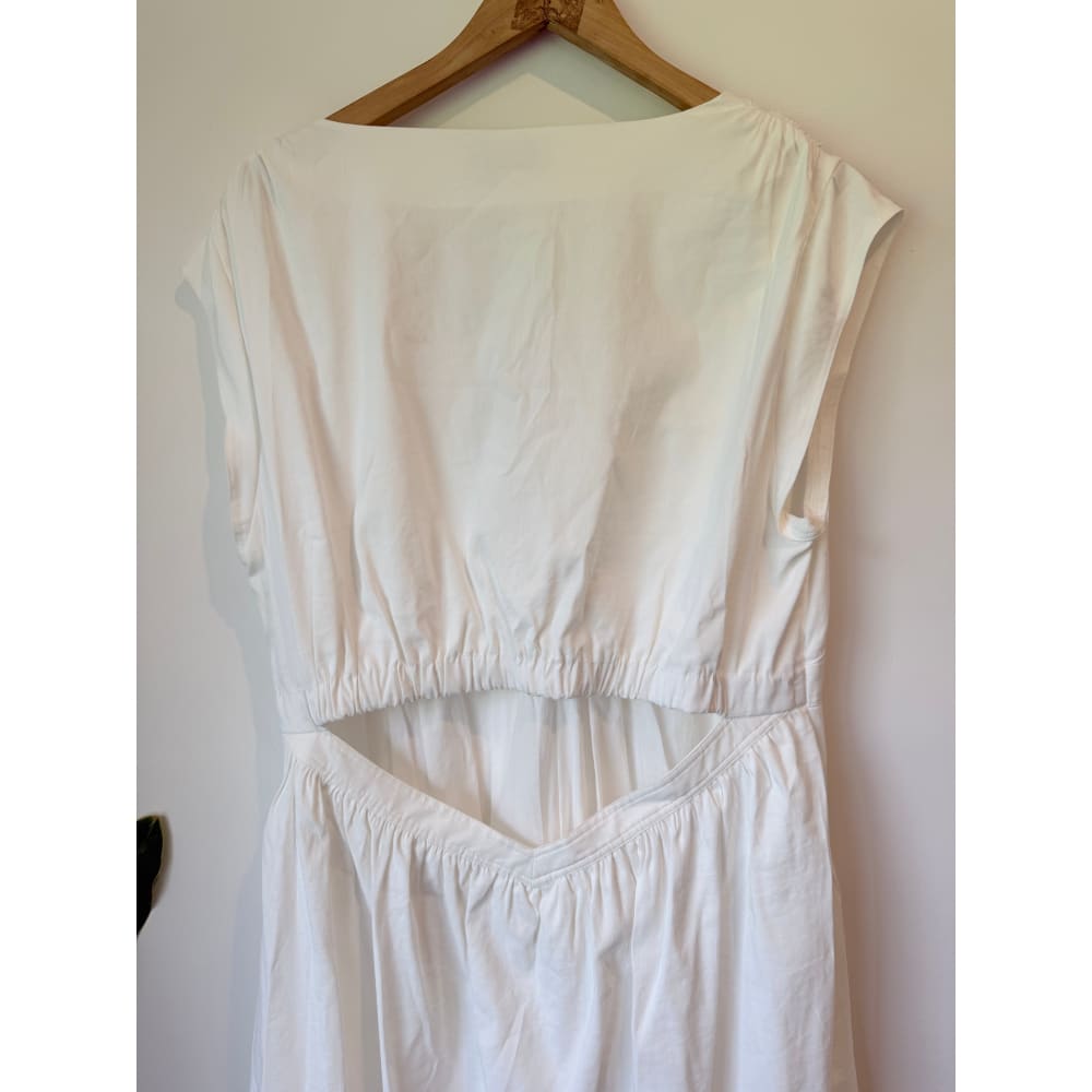 Country road size 16 white v-neck linen blend dress rrp $499.99 - dresses top women’s apparel