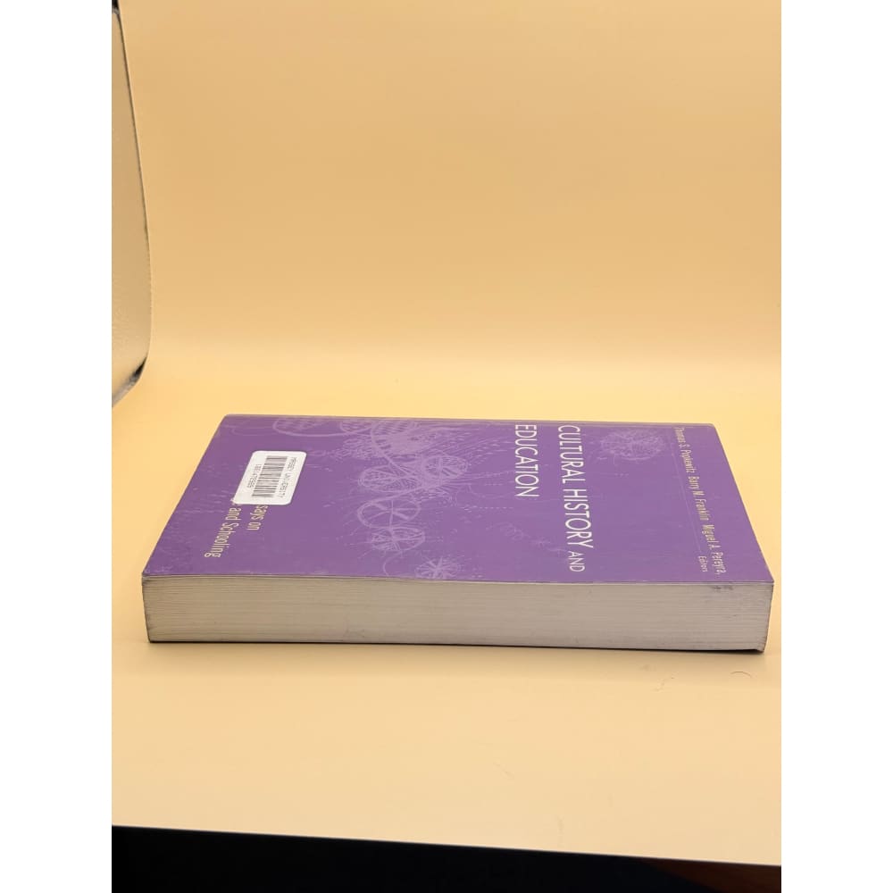 Cultural history and education: critical essays on knowledge and schooling - print books condition: used printed media