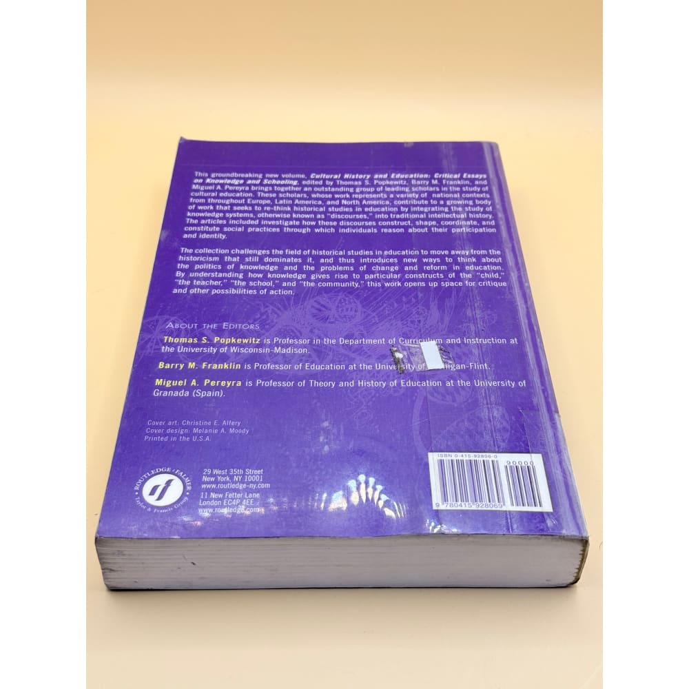 Cultural history and education: critical essays on knowledge and schooling - print books condition: used printed media