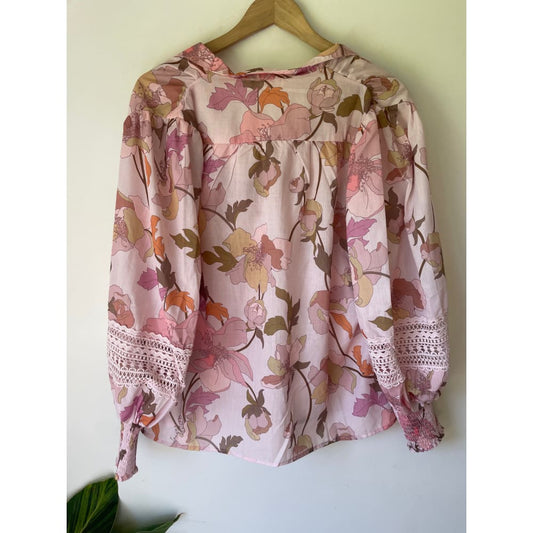 Floral blouse – size s – brand new cut label - shirts blouse - bnew label cut branded clothing - clothing & fashion