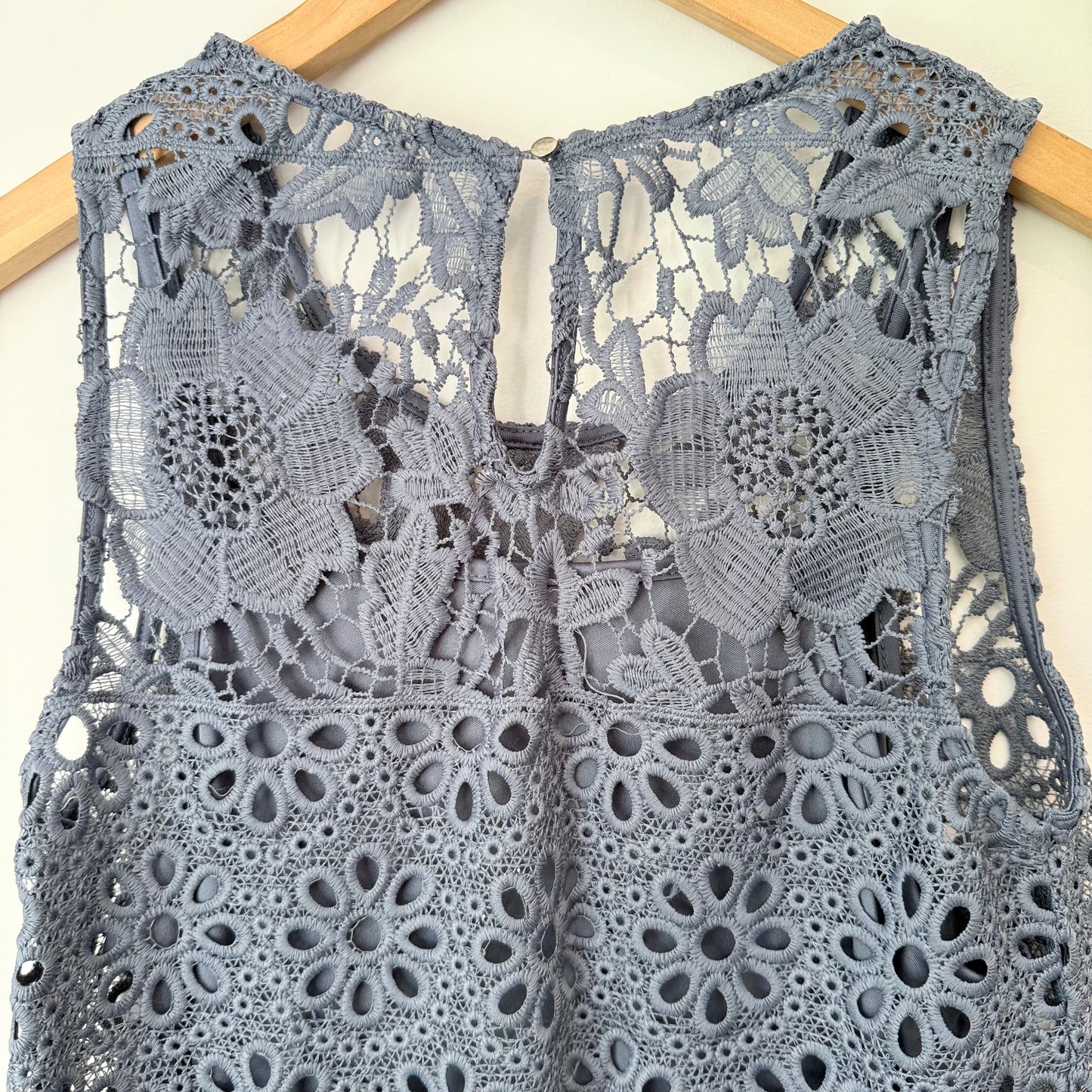 Cut label intricate lace mini dress - dusty blue - 42cm u/arm - dresses top women’s apparel