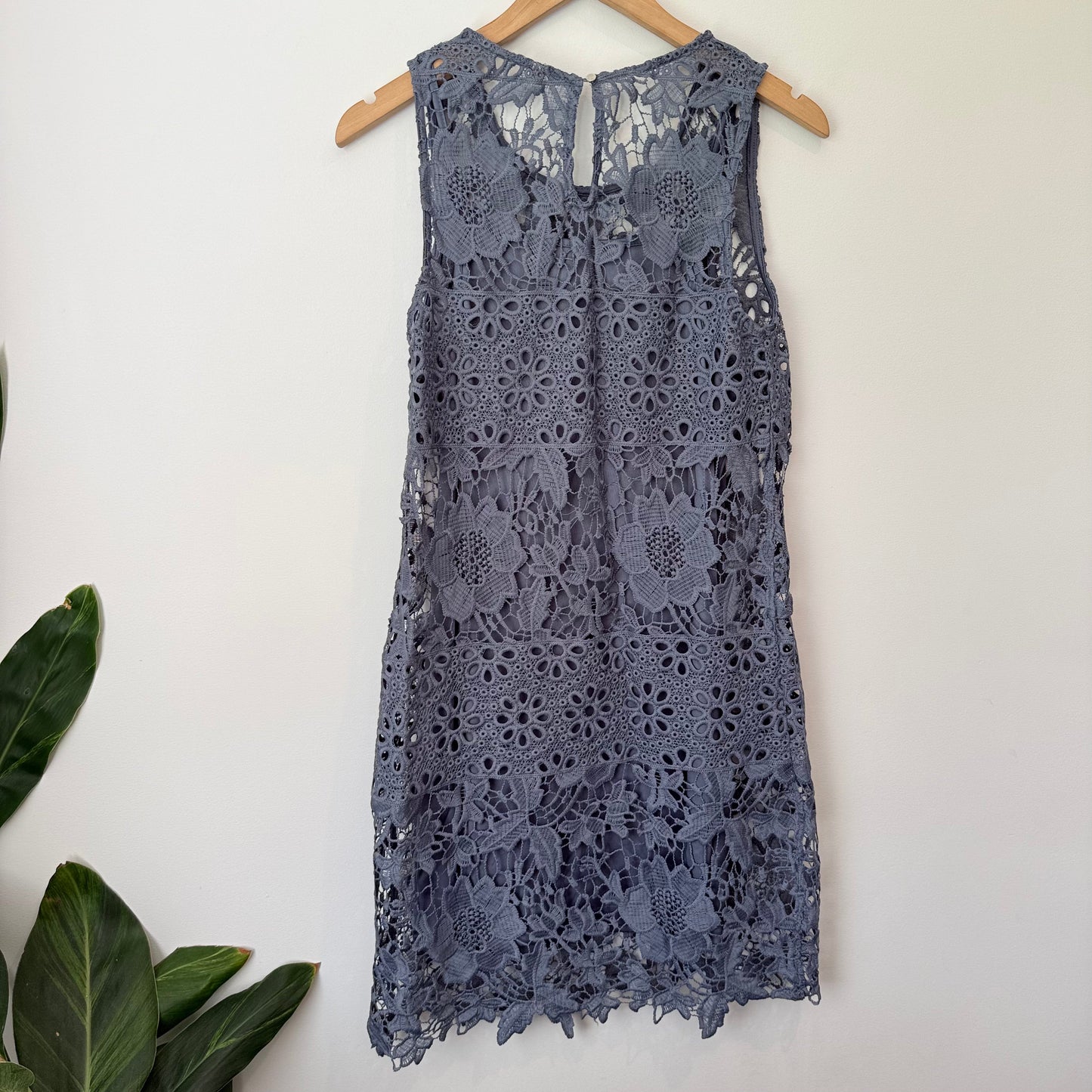 Cut label intricate lace mini dress - dusty blue - 42cm u/arm - dresses top women’s apparel