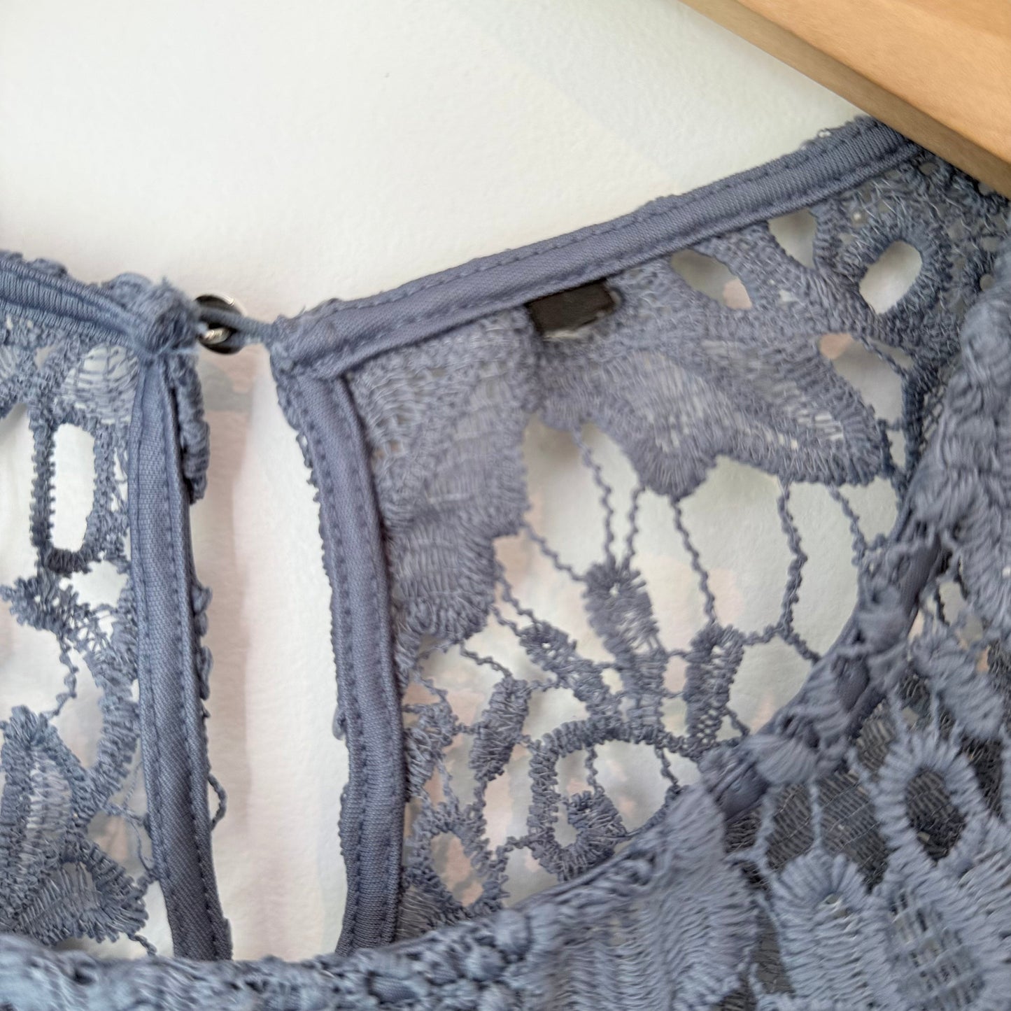 Cut label intricate lace mini dress - dusty blue - 42cm u/arm - dresses top women’s apparel