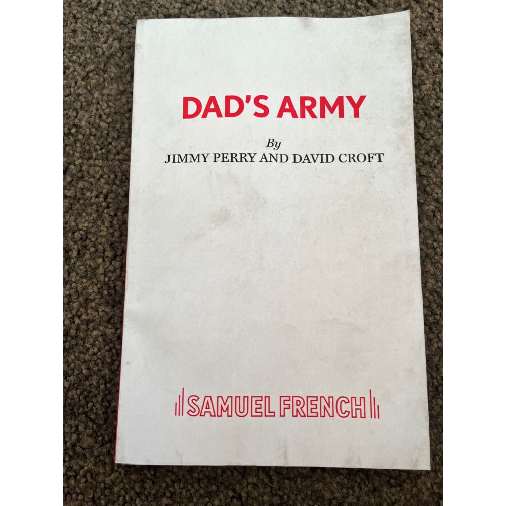 Dadās army by jimmy perry and david croft - books condition: used printed media
