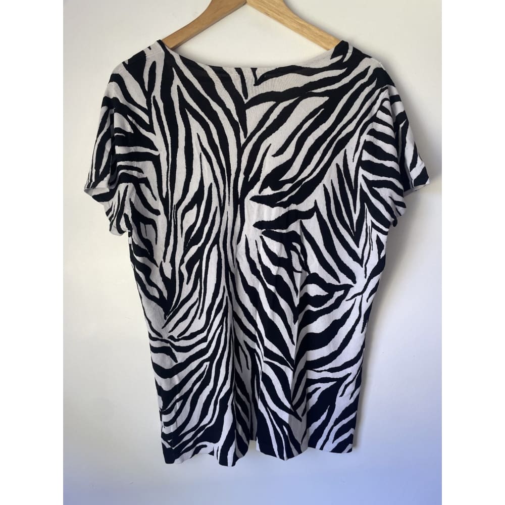 Dana buchman xl rayon / nylon top - blouses clothing & fashion - condition: used - short sleeve - top women’s apparel