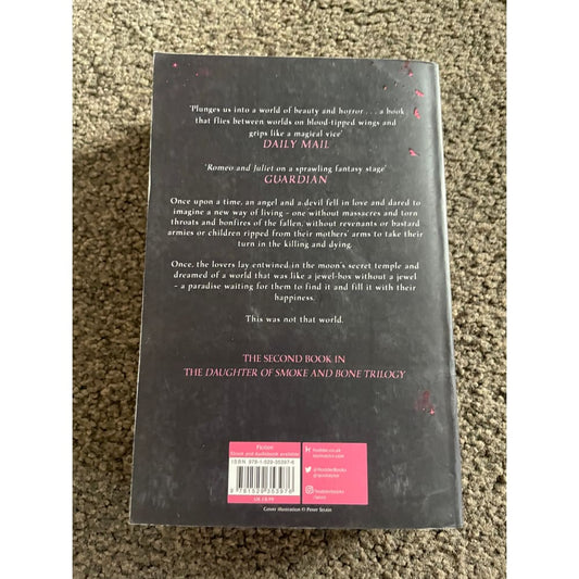 Days of blood & starlight by laini taylor - books printed media