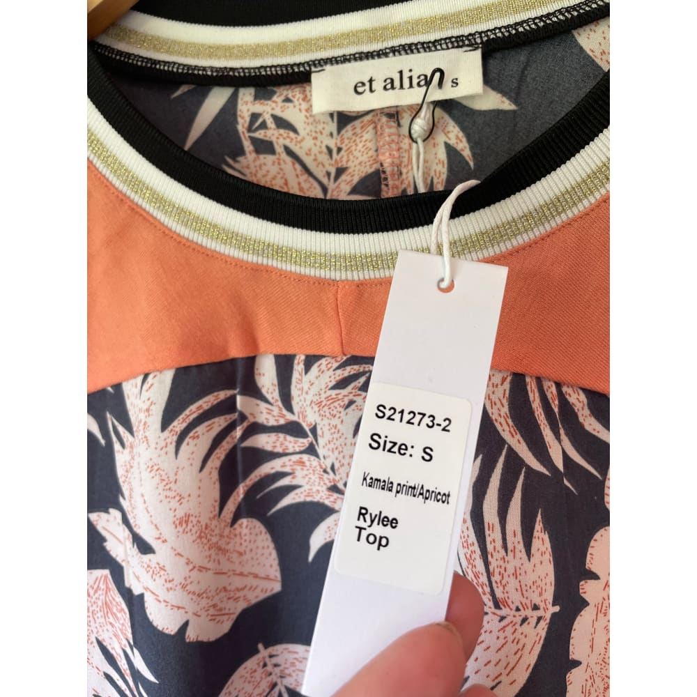 Et alia size xs rylee top - sweatshirts clothing & fashion - designer clearance - sweatshirt - top women’s apparel