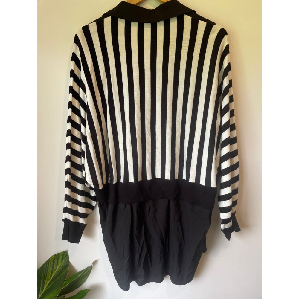 Et alia size xs/8 courtney shirt - clothing tops clothing & fashion - designer clearance - tee - top women’s apparel