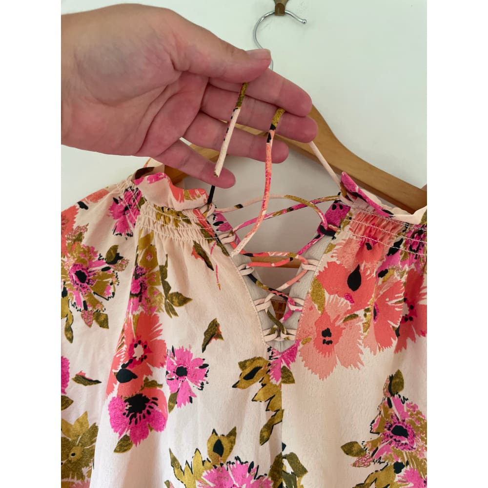 Zafina size 10 floral top - clothing tops clothing & fashion - designer clearance - dresses - top women’s apparel