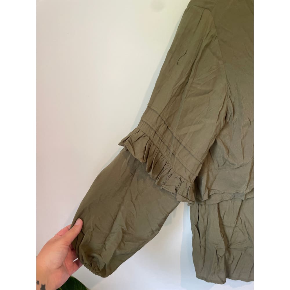 Et alia size xs/8 khaki top - clothing tops blouse - clothing & fashion - designer clearance - top women’s apparel